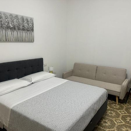 Larisa Home Apartment Рим Екстериор снимка
